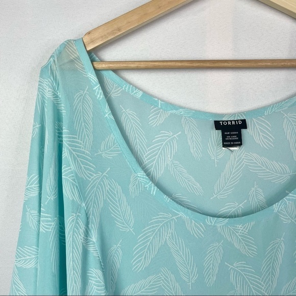 Torrid Light Blue Feather Chiffon Cinched Side Short Sleeve Blouse 2 - Picture 4 of 5